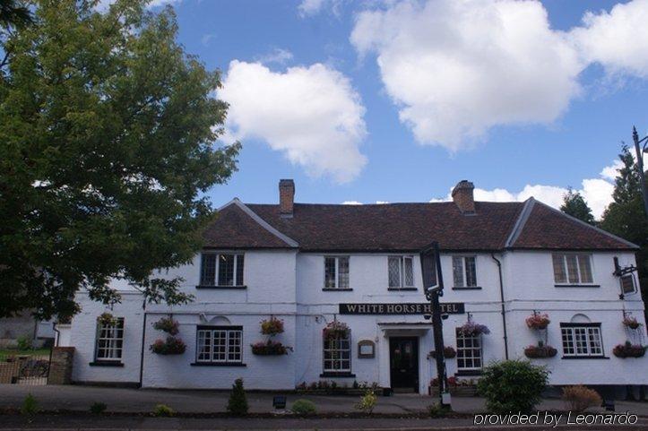 Отель The White Horse Хертингфордбери Экстерьер фото